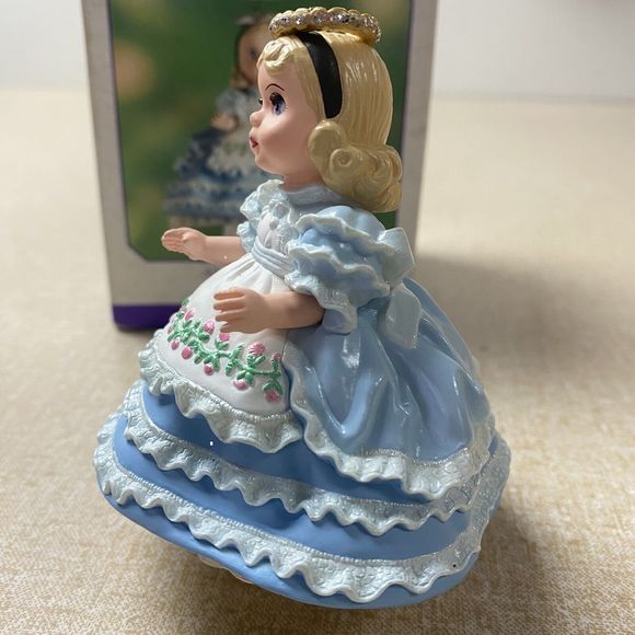 Hallmark Keepsake Ornament Madame Alexander Alice in Wonderland Christmas 2000 - Picture 6 of 12